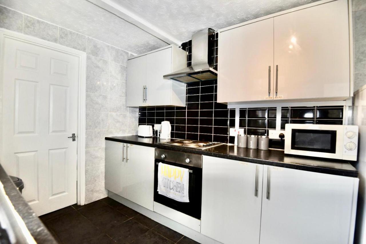 Come On In Villa Pontypridd Exterior foto