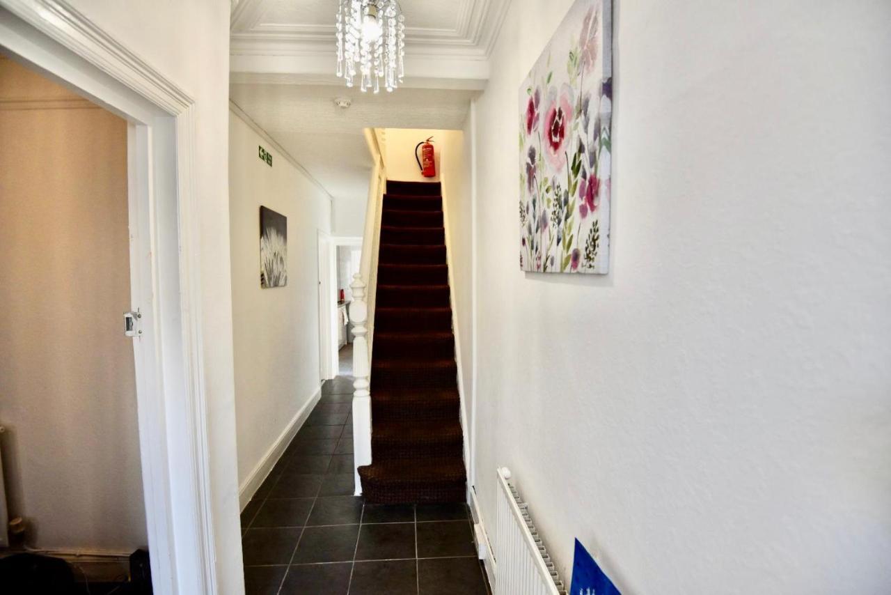 Come On In Villa Pontypridd Exterior foto
